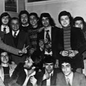 Levent Özdilek Instagram - Ne yazsam eksik kalacak biliyorum, tam 51 yıl önce Konservatuara beraber adım attığım, hiç birbirimizi kırmadığımız, öğrenci evimizi paylaştığımız, zor günleri, aşkları,sahneleri paylaştığım, eşsiz benzersiz aktör…nurlarda uyu kardeşim…

#ahmetuğurlu