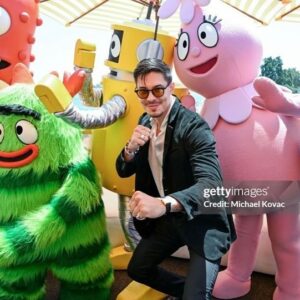 Lewis Tan Instagram - Comic con went crazy again, Deadpool Wolverine breaking all the records, panels were hilarious, signed a bunch of merch, taught YoGabba martial arts and did my first cosplay, swipe to end to see. 

#sdcc #comiccon #mortalkombat #deadpoolandwolverine #sdcc2024