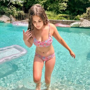 Lexia Hayden Instagram - Schoolis In, Style’s Up！core markdowns on 300k  items by searching MY CODE 【5873D】！
#FirstDayVibes #SHEINforAll #loveshein #ad  @shein_us @sheinofficial
SHEIN Swim Mod Summer Beach Women’s Holiday Floral Printed Sexy Bikini Set, Random Print
ID: 34449994