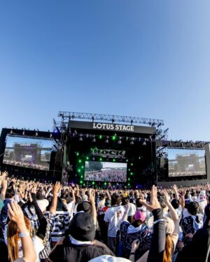 LiSA Instagram - 「ROCK IN JAPAN FESTIVAL 2024」ありがとう。
また最高な夏一緒に更新しようね🪄

RT
5年ぶりの「ROCK IN JAPAN FESTIVAL 2024」でしたっ。
初めて出演させてもらった2015年小栁さんが私に託してくれたロックヒロインを胸にステージに立ってきました。あれから #ロッキン　のみなさんと何度も最高な夏を更新しながらこの景色を観る日をずっとずっと待っていました。最高な夏更新したね。
みんなの歌声も叫び声もクラップの景色もジャンプしてくれふ波も、ここにしかない最高な絶景でした！暑い中遊んでくれてありがとう。
次は秋、9月からアリーナツアーで遊ぼうね🥂やくそく👆

【LiVE】全国アリーナツアー「LiVE is Smile Always～COCKTAiL PARTY～」チケット発売中🍸

9/14(土)大阪城ホール ※SWEET
9/15(日)大阪城ホール ※SOUR
9/21(土)ポートメッセなごや 第1展示館(愛知) ※SWEET
9/22(日)ポートメッセなごや 第1展示館(愛知) ※SOUR
9/28(土)横浜アリーナ(神奈川) ※SWEET
9/29(日)横浜アリーナ(神奈川) ※SOUR
10/19(土)真駒内セキスイハイムアイスアリーナ(北海道) ※SWEET
10/20(日)真駒内セキスイハイムアイスアリーナ(北海道) ※SOUR
11/3(日)マリンメッセ福岡A館 ※SWEET
11/4(月祝)マリンメッセ福岡A館 ※SOUR
11/16(土)セキスイハイムスーパーアリーナ(宮城) ※SWEET
11/17(日)セキスイハイムスーパーアリーナ(宮城) ※SOUR
11/30(土)国立代々木競技場第一体育館(東京) ※SWEET
12/1(日)国立代々木競技場第一体育館(東京) ※SOUR
12/14(土)サンドーム福井 ※SWEET
12/15(日)サンドーム福井 ※SOUR
※DAY1がSWEET・DAY2がSOURとなります。

e (イープラス)
eplus.jp/lisa2024/

ローソンチケット
l-tike.com/lisa/

チケットぴあ
w.pia.jp/t/lisa-2024/

#LiSAカクテルパーティー　
#RIJF2024

l.lxixsxa.com/cocktailparty/

📸　@vizkage