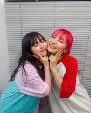LiSA Instagram - #RIJF2024
灼熱のステージにふわふわで完璧な天使が現れた👼🩷
歌うますぎ🥹♥️スタミナすごすぎ🥹♥️所作完璧すぎ🥹♥️ラヴすぎ🥹♥️
@airisuzuki_official_uf