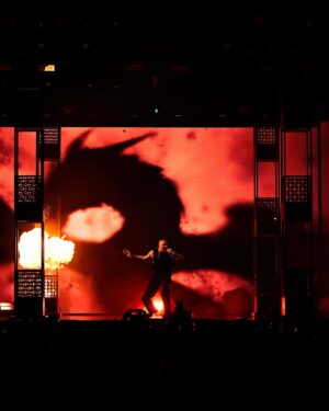 Liam Cacatian Thomassen Instagram - IMPORTANT!!🔥 This Saturday my song ”DRAGON” will be released on Spotify and other platforms so you can listen to it!! Next week is the finals in Melfest, COMMENT a ”🐉” if you are by my side!!!🐉❤️ Love you all! Foto: Stina Stjernkvist/SVT