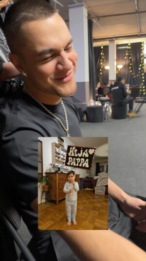 Liam Cacatian Thomassen Instagram - Ikväll får min dotter uppleva sin första mellokväll🐉❤️ Jag smälte när jag såg detta😂❤️ #melfest