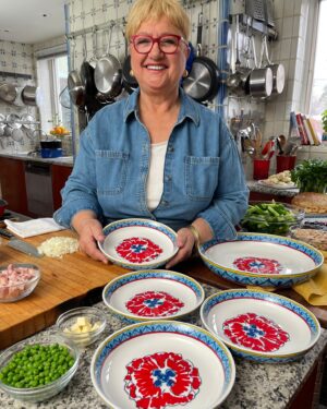 Lidia Bastianich Instagram - Be sure to tune in this Friday, Aug. 9th, when I'll be appearing on HSN with my new line of Lidia's Kitchenware - and you can watch it right here on Facebook! 
HSN  #lidiaskitchenware #lidiaskitchen  #LidiasRecipes #LidiasItaly 
Link to my @HSN page in my bio.
