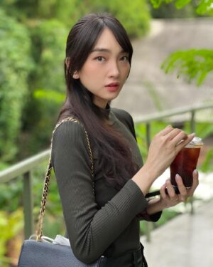 Lidya Maulida Djuhandar Instagram - 🍃 slide for a closer look 🍃