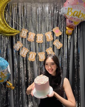 Lidya Maulida Djuhandar Instagram - a little #tb 💗🤰🏻💙 

thank you future aunties for the (so called) surprise, and also for making the time out of your busy schedulessss

much much love 🧚🏻‍♂️💗🧚🏻‍♂️