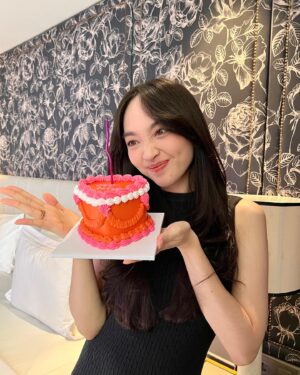 Lidya Maulida Djuhandar Instagram - #27! ♌️♌️♌️ thank you untuk semua yang sudah ngucapin, dan memberikan doa baiknya, semoga di umur ini semakin jaya jaya jaya🧚🏻‍♂️🥳💗♌️🍓