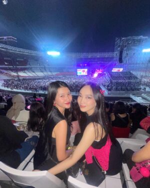 Lidya Maulida Djuhandar Instagram - 🖤💗 BORN PINK @blackpinkofficial 🖤💗