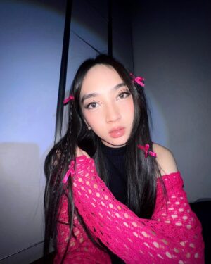 Lidya Maulida Djuhandar Instagram - 🖤💗 BORN PINK @blackpinkofficial 🖤💗