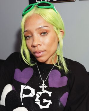 Lil Mama Instagram - 💯KEEPIN IT PG‼️… 

Editing Session with my Team 💜💚 @pg.productionz photography & merch ✨📸👚✨