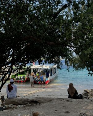 Lila Baklesi Instagram - 1.Meet the right person aka @jackbrito2 
2.Change your itinerary and go with her to an island that you have never heard of.
3.Welcome to Paradise.

Gili Trawangan 
is a small island in Indonesia,1,5 hours by boat from Bali.
It is a traditionally Muslim community, like the rest of Indonesia.

The waters are crystal clear and motorised transport is banned from the island.You can either walk or rent a bike.

Came here for a night,might extend my visit😉

#indonesia #gilit #gilitrawangan #giliislands #changeyouritinerary