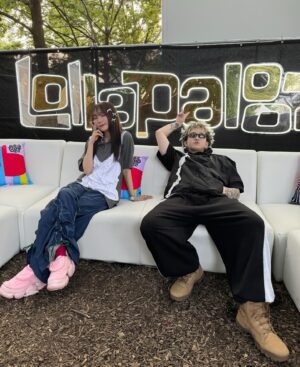 Lilas Ikuta Instagram - Lollapalooza styling🎀

-Tops, Pants
@__sentimiento 

-Shoes
@grounds.official 

-Necklace 
@marlandbackus 

-Ring, Bracelet
@o.watery 

stylist @keita_kyungtae , @shota2784 
hair & make-up @youca1220