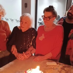 Lilian Blanc Instagram - Viva nossa Diva!
95 anos de @nathalia_timberg 
@amelia.bittencourt.12 
@miriammehler 
@noemimarinho 
@deniweinberg 
@claracarvalhoarte 
@brianpenido
@grupotapa