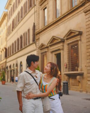 Lim La-la Instagram - 2024.07.10 in Florence🩷 피렌체에서 

#엔조이커플 #enjoycouple #couple 
#커플여행 #couplegoals #피렌체 #이탈리아 #🇮🇹