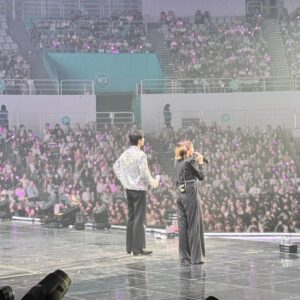 Lim La-la Instagram - 차은우님 팬콘서트 MC 하고왔어요💜
반겨준 아로하분들 고맙습니다😭
남편쪽보다 몸이 기울어진건
기분탓일고야...ㅋㅋㅋㅋㅋㅋㅋ
I just finished being the MC for Cha Eun-woo's fan concert💜
Thank you to the AROHA who welcomed me.😭
It's just your imagination that my body was leaning towards Eun-woo.

#엔조이커플 #enjoycouple #임라라 #손민수
#차은우 #팬미팅 #MC #fanconcert
#chaeunwoo #차은우 #mysteryelevator #MC라라