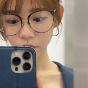 Lin Min-Chen Instagram - fooooooood trippppppp🍣🍜🍦🍔☕️🍕🍱🥃🍺🫀👣
髮色褪了 該換換了

👓@@puyioptical @lindafarrow