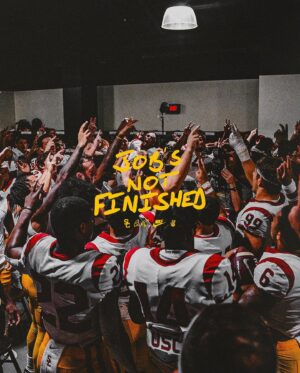 Lincoln Riley Instagram - 𝙅𝙤𝙗’𝙨 𝙉𝙤𝙩 𝙁𝙞𝙣𝙞𝙨𝙝𝙚𝙙.
𝗪𝗲 𝗙𝗶𝗴𝗵𝘁 𝗢𝗻. ✌️