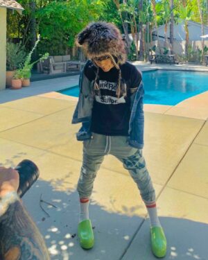 Linda Perry Instagram - Love my Marvin shirt. :)