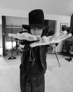 Linda Perry Instagram - You have the power to create your own destiny. Manifest..