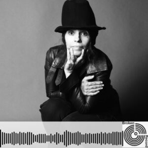 Linda Perry Instagram - Speaking my mind on Broken Record Podcast, I really truly do not know what I’m doing.. but hey, thanks for listening! Link in bio #brokenrecordpod @pushkinpods