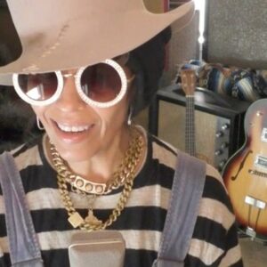 Linda Perry Instagram - 