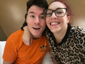 Lindsey Kerecz Instagram - 4 AM that’s officially a wrap on The Gang Does Mania Week for me and @SpeedballBailey 💕