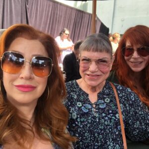 Lisa Ann Walter Instagram - Pinch me. 
I mean…She did. 
.
#Legend @itscarolburnett got her #HollywoodStar can’t believe she didn’t have it 50 years ago. 
Thanks #LauraDern and @jaymelemons for making it happen. And as always, hilarious and charming speech by @jimmykimmel