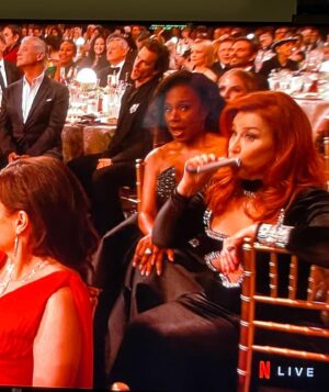 Lisa Ann Walter Instagram - My son accused me of cosplaying as Dua Lipa. Guilty as charged. 
Thanks for letting me play, @Netflix
@SagAwards 

Dress @michaelcostello
Jewelry @neillanecouture
Hair: @dvohair 
Makeup: @adamchristophermakeup 
Clutch @machandmach
Stylist @miss_kellyjohnson
Assistant @jaimeehager 
Tailor @eyanatia
Photography: @tyrenredd