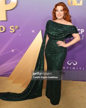 Lisa Ann Walter Instagram - I felt pretty. 
Thanks once again @csiriano for the goddess moment. 
.
Thank you to my very talented team @dvohair for the #LadyGodiva 
@adamchristophermakeup for the smoky beat (the Melania!)
And the always Sunny and patient @miss_kellyjohnson & team for style deluxe 
Purse: @rodofirenze 
Earrings: @neillanecouture 
Giant Ass Ring: mine, via @toddsensoli 

I have more cute pics but our faces wouldn’t fit on IG. Will photo dump soon an array of award season fun. 
But at least there’s a bathroom shot with the #workwife!