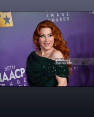 Lisa Ann Walter Instagram - I felt pretty. 
Thanks once again @csiriano for the goddess moment. 
.
Thank you to my very talented team @dvohair for the #LadyGodiva 
@adamchristophermakeup for the smoky beat (the Melania!)
And the always Sunny and patient @miss_kellyjohnson & team for style deluxe 
Purse: @rodofirenze 
Earrings: @neillanecouture 
Giant Ass Ring: mine, via @toddsensoli 

I have more cute pics but our faces wouldn’t fit on IG. Will photo dump soon an array of award season fun. 
But at least there’s a bathroom shot with the #workwife!
