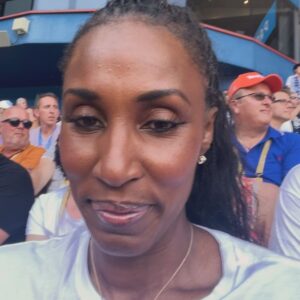 Lisa Leslie Instagram - Baby! When I say A time was had in Paris!!! Day 1 dump!! @uswnt Won Gold and then we celebrated with them!! Don’t judge us🤣🤣🤣🤣🤣 and you know me and lil bit had to join in!! @staley05 🤣🤣