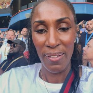 Lisa Leslie Instagram - Baby! When I say A time was had in Paris!!! Day 1 dump!! @uswnt Won Gold and then we celebrated with them!! Don’t judge us🤣🤣🤣🤣🤣 and you know me and lil bit had to join in!! @staley05 🤣🤣