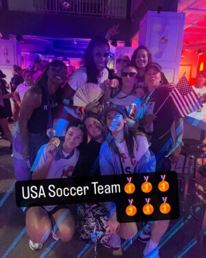 Lisa Leslie Instagram - Baby! When I say A time was had in Paris!!! Day 1 dump!! @uswnt Won Gold and then we celebrated with them!! Don’t judge us🤣🤣🤣🤣🤣 and you know me and lil bit had to join in!! @staley05 🤣🤣