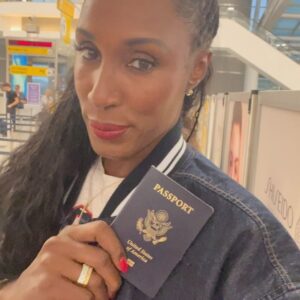 Lisa Leslie Instagram - Baby! When I say A time was had in Paris!!! Day 1 dump!! @uswnt Won Gold and then we celebrated with them!! Don’t judge us🤣🤣🤣🤣🤣 and you know me and lil bit had to join in!! @staley05 🤣🤣