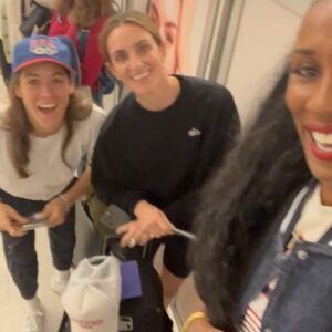 Lisa Leslie Instagram - Baby! When I say A time was had in Paris!!! Day 1 dump!! @uswnt Won Gold and then we celebrated with them!! Don’t judge us🤣🤣🤣🤣🤣 and you know me and lil bit had to join in!! @staley05 🤣🤣