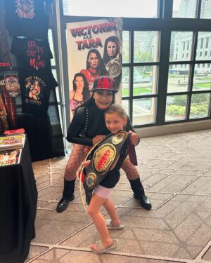 Lisa Marie Varon Instagram - SummerSlam w @reallisamarie 💪🏻 

#WWE #TNA #AEW #BlauLifestyle #Blau #ProWrestling #SummerSlam #SummerSlam2024 #Cleveland