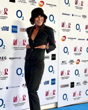 Lisa Stansfield Instagram - Silver Clef yesterday.  Nordoff & Robbins Music Therapy is an incredible charity. It’s all about the power of music as medicine. As a real form of magic. We all take it for granted in our everyday lives but N & R are there for the people who really need it. Congratulations to all the winners. Such a beautiful day. ♥️ @nordoffrobbins #silvercleffawards #silvercleff