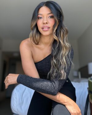 Lisseth Chavez Instagram - Comic-Con 2024🙏🏽 shoutout to my incredible glam team! You made magic with hair and makeup, and I couldn’t feel more fabulous! 😆 @fabiolamakeup   @caitlinkrenzbeauty 🫶🏽 😍😍😍😍