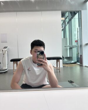 Liu Te Instagram - hihi👋