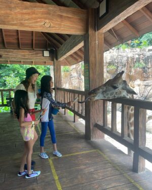 Liyana Jasmay Instagram - Happy cara kita 🫶🏻

@sunwaylostworldoftambun 
#awesomemoments 
#sunwaylostworldoftambun