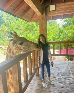 Liyana Jasmay Instagram - Happy cara kita 🫶🏻

@sunwaylostworldoftambun 
#awesomemoments 
#sunwaylostworldoftambun