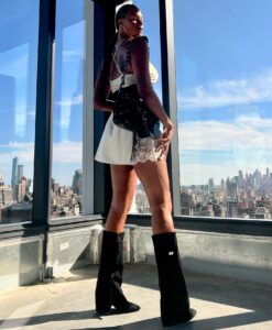 Liz Cambage Most Liked Photos and Posts