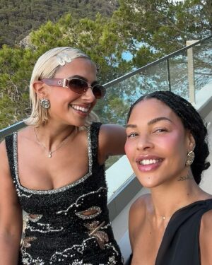 Liz Cambage Instagram - thank you to my darling @anniedoble and the @lindafarrow team for the most stunning weekend in paradise to celebrate the new collaboration. my heart is so full after enjoying this trip with such gorgeous humans ❣️congrats and thank you again amore 📸 @jamesdkelly