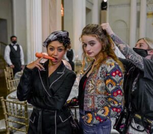 Liza Koshy Instagram - “I’m taking such good care of my little white girls” • Token bestie in ‘Family Affair’, out NOW on @netflix. In the words of @joeyking, “I love comedies. I love these people. I’m feeling very lucky.” Amen.