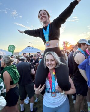 Lizzy Hoo Instagram - Woweee what a day. We are in our raygun era!! 🏃‍♀️ #city2surf