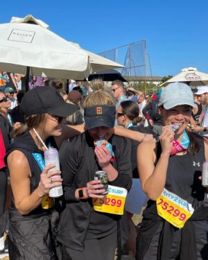 Lizzy Hoo Instagram - Woweee what a day. We are in our raygun era!! 🏃‍♀️ #city2surf