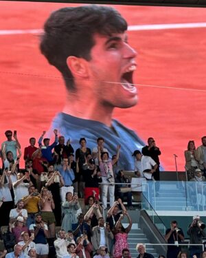 Logan Lerman Instagram - Merci @lacoste x @rolandgarros for making my unhealthy obsession with tennis even worse. Incredible wins for @carlitosalcarazz and @iga.swiatek 🏆 Carlitossssss!!!!!! 🇪🇸