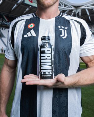 Logan Paul Instagram - Hydrate with the best. Go 𝐏𝐑𝐈𝐌𝐄. 🥤💧
Introducing @drinkprime, the Official Hydration Partner of Juventus
