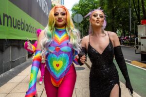 Lolita Banana Instagram - Nuestras reinas lucieron MARAVILLOSAS en estas fotos detrás de cámaras de su aparición en la Marcha del Orgullo LGBT  2024 en CDMX! 😍🌈 Nuevo episodio MAÑANA

🇲🇽 @dragracemexico se estrena los jueves a las 8PM CST (CDMX) solo en @wowpresentsplus mundialmente.

‼️ El primer episodio será GRATIS en @wowpresentspluses para todos los usuarios registrados cuando se estrene. ¡Solo crea una cuenta!