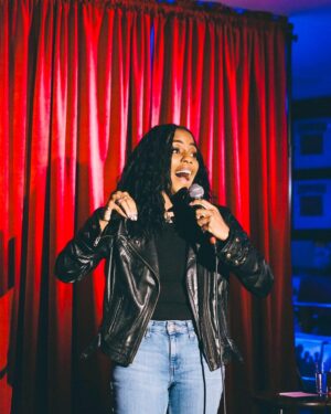 London Hughes Instagram - Been a stand-up for 15 years. Still haven’t mastered how to look cute and tell jokes at the same time. 😩

📸. @calliebphoto